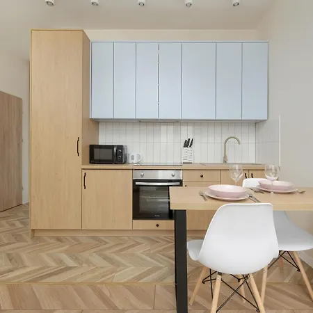Comfortable In Central By Renters