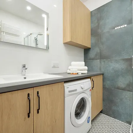Comfortable In Central By Renters *